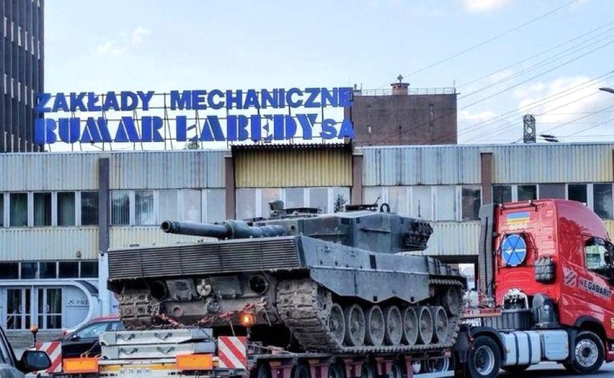 Polonya, Leopard 2 tanklarının tamiri için Bumar-Labedy mühendislik tesisine getirildi