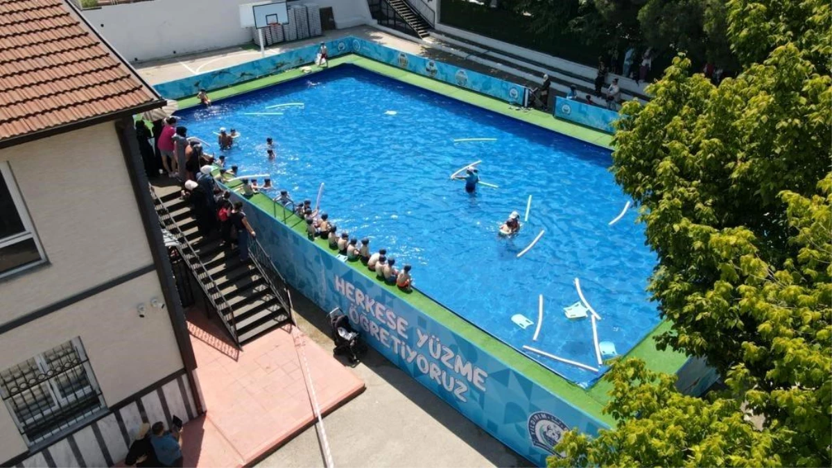 Yıldırım Belediyesi, \'Yüzme Bilmeyen Kalmasın\' projesine tam destek veriyor