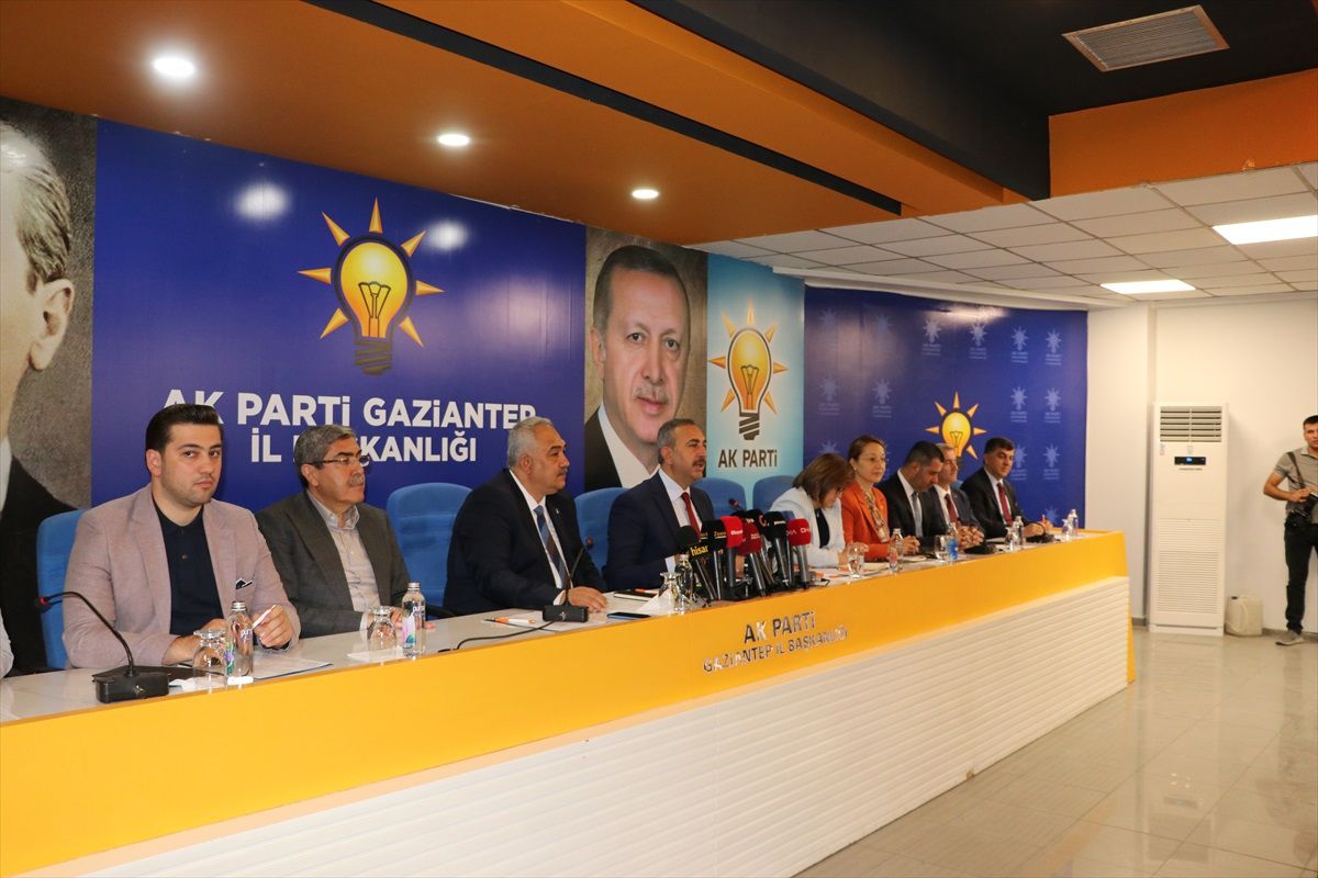 AK Parti Grup Başkanvekili Abdulhamit Gül: Türkiye\'nin gerçekten ciddi bir muhalefet sorunu var