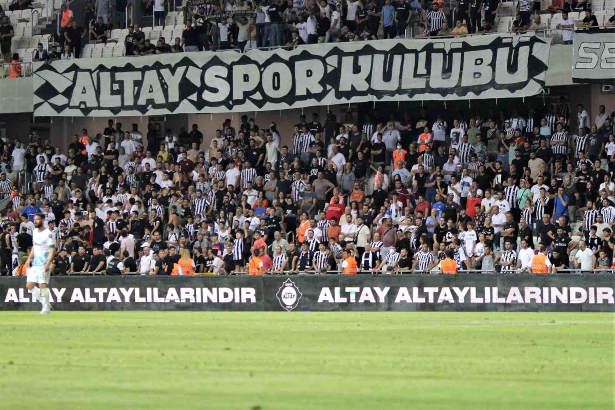 Altay\'ın yeni sezon kombineleri satışa çıktı