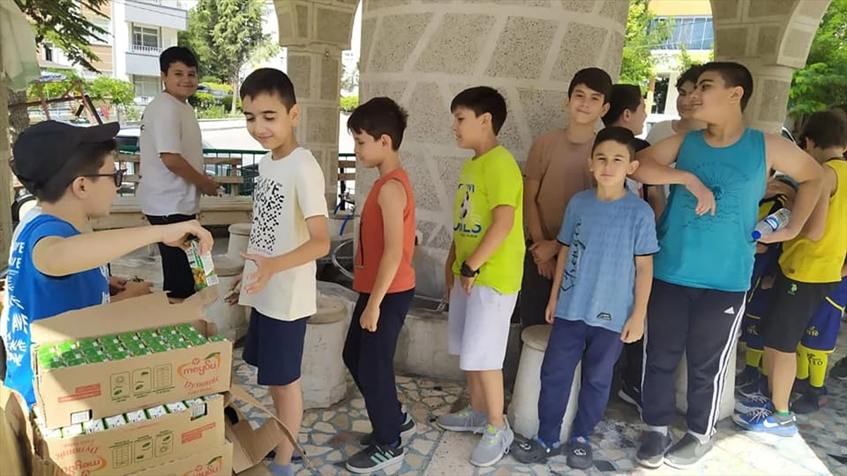 Beypazarı\'nda Kur\'an öğrenen çocuklara meyve suyu ikramı