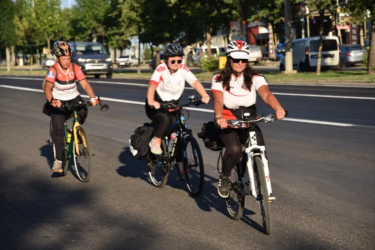 Amatör Bisikletçiler Güneydoğu Anadolu Bölgesi\'nde Tur Atıyor