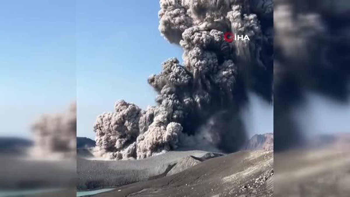 Ebeko Yanardağı'nda patlama