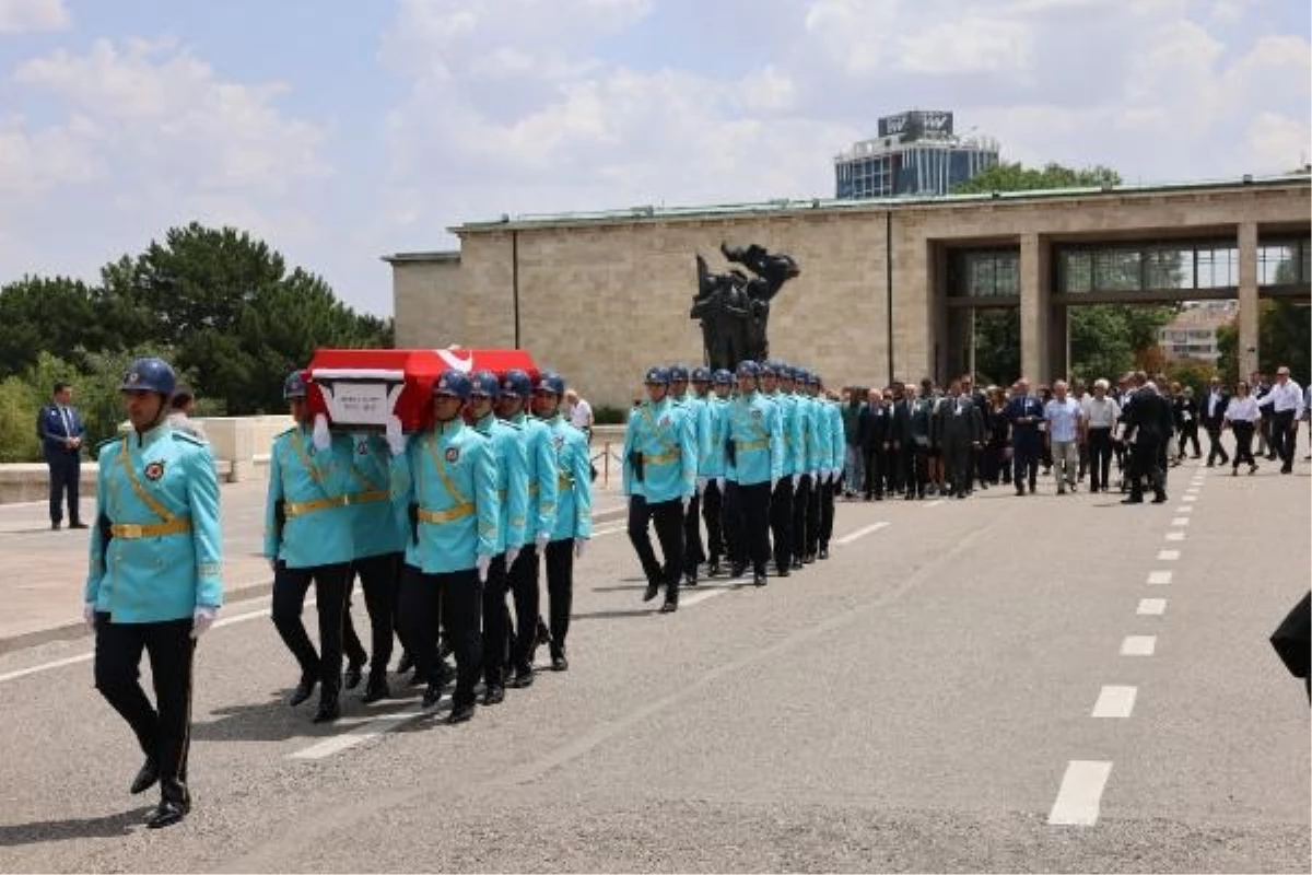 Eski Devlet Bakanı Ahmet Karahan için TBMM\'de cenaze töreni düzenlendi