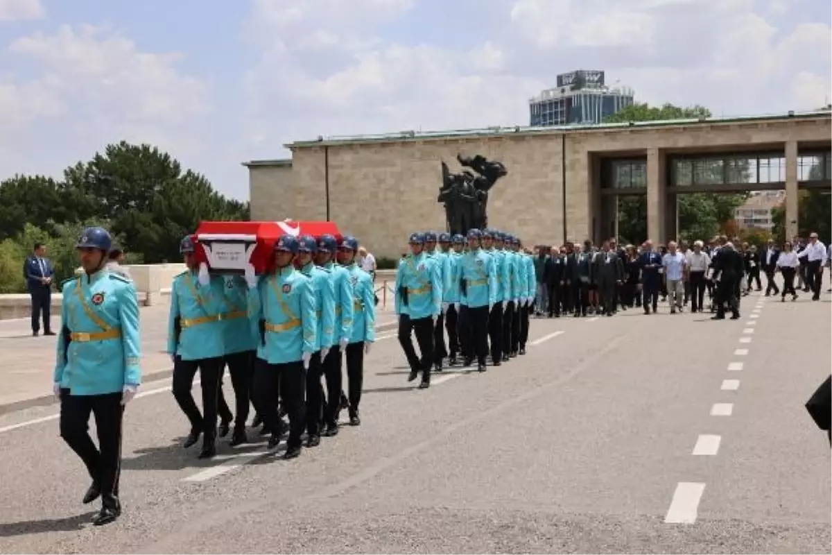 Eski Devlet Bakanı Ahmet Karahan için TBMM\'de cenaze töreni düzenlendi