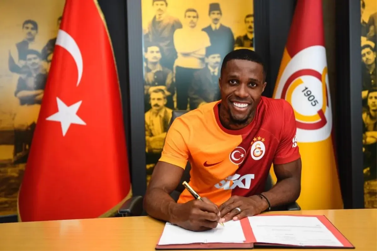 Galatasaray, Wilfried Zaha ile 3 yıllık sözleşme imzaladı