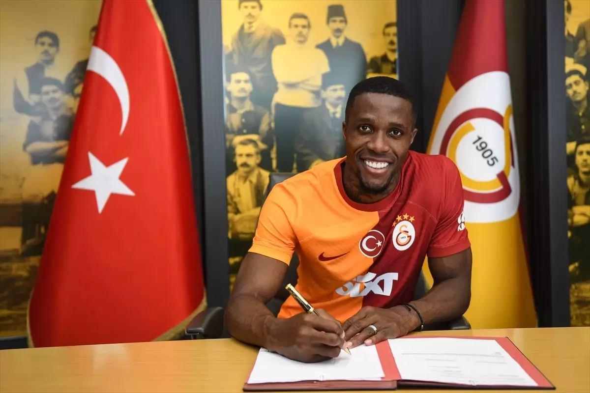 Galatasaray, Wilfried Zaha ile 3 yıllık anlaşmaya vardı