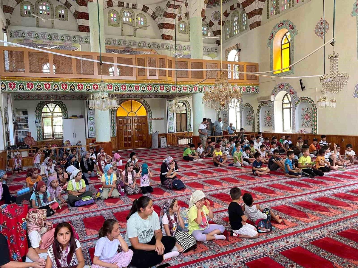 Germencik\'teki Yaz Kur\'an Kurslarına Seminer Verildi