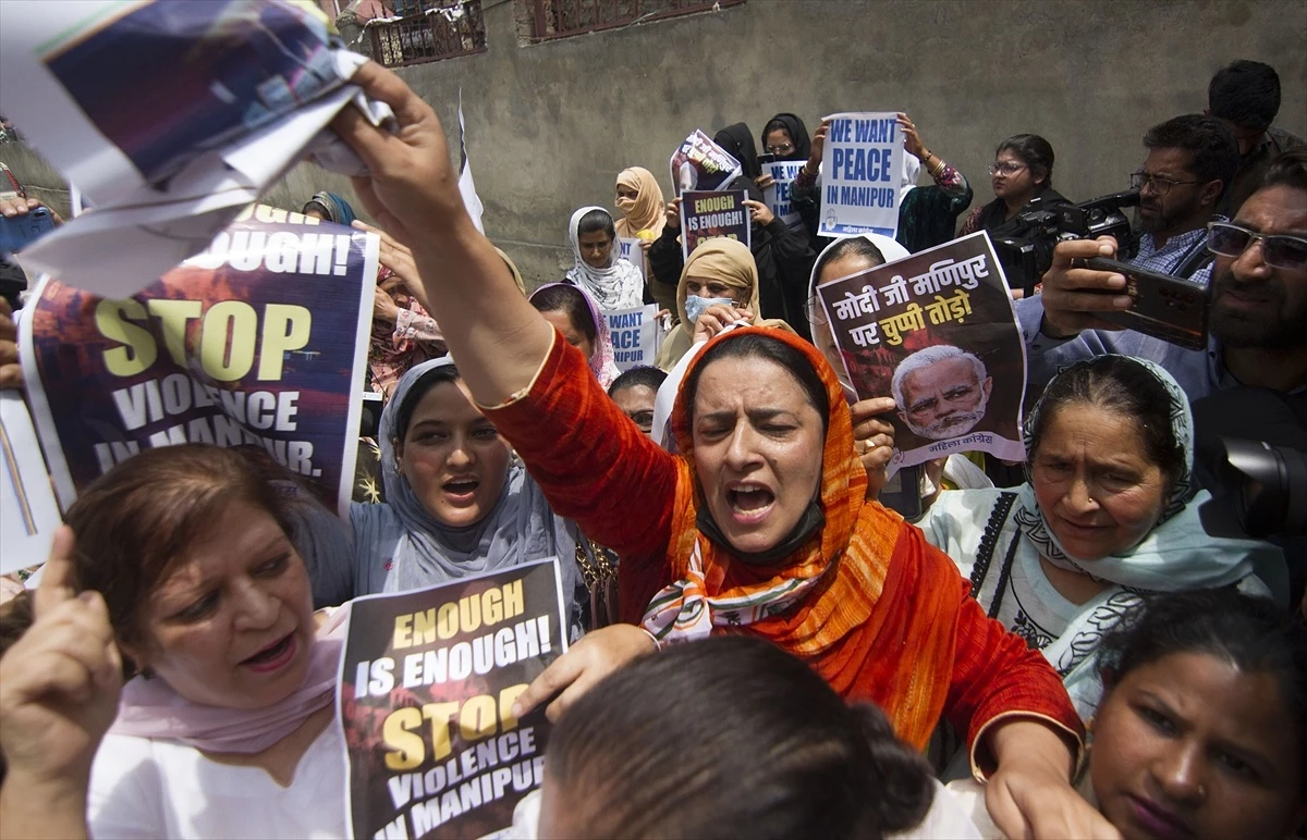 Hindistan\'da Kadınlara Yönelik Şiddet Olayları Parlamentoda Görüşülecek