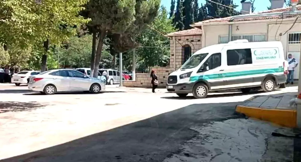 Gaziantep\'te Silahlı Kavga: Masum Kadın Hayatını Kaybetti