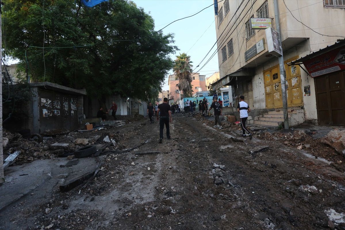 İsrail askerlerinin baskınında 13 Filistinli yaralandı