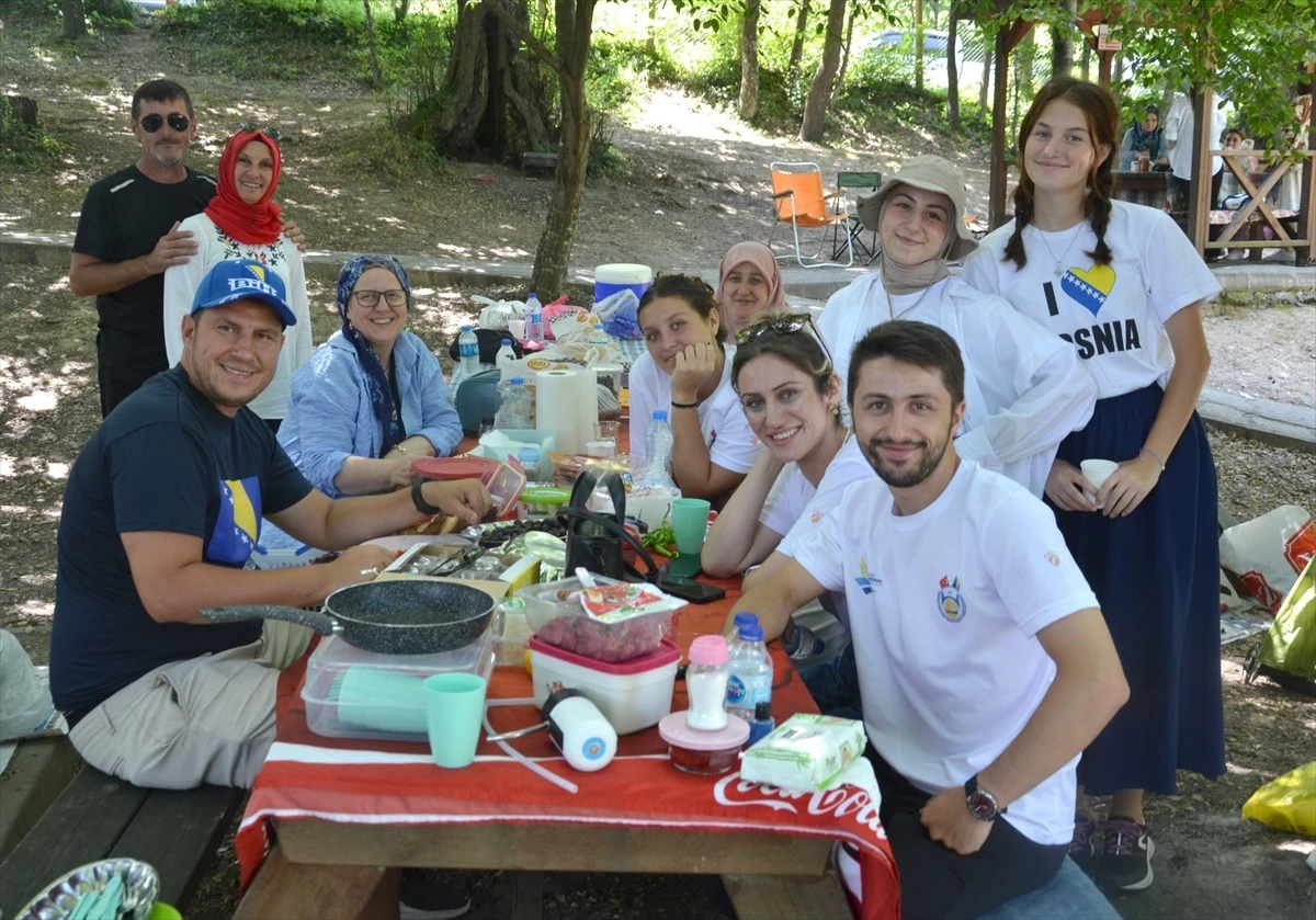 Karamürsel\'de Geleneksel Pita Teferiç Şenlikleri Düzenlendi
