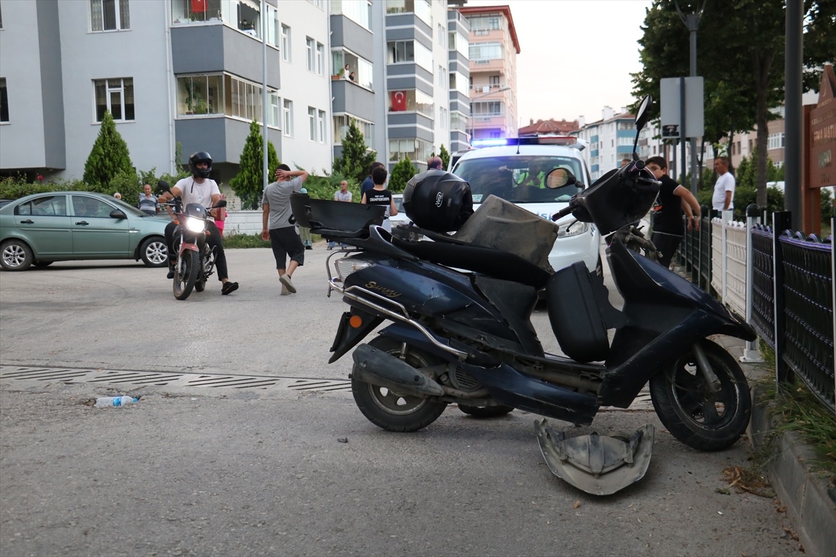 Kastamonu\'da Otomobil ve Motosiklet Çarpışması: 1 Yaralı
