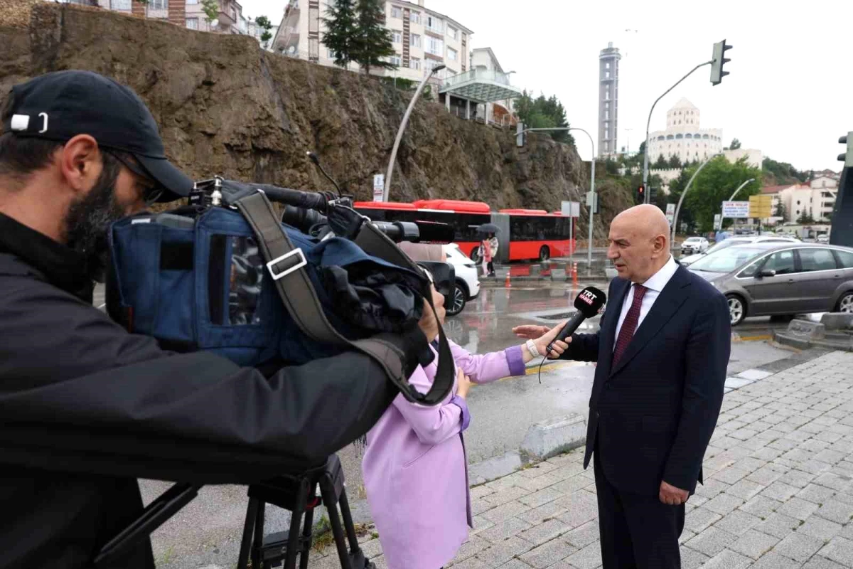 Keçiören Belediye Başkanı Turgut Altınok, Gazeteciler ve Basın Bayramı\'nı kutladı