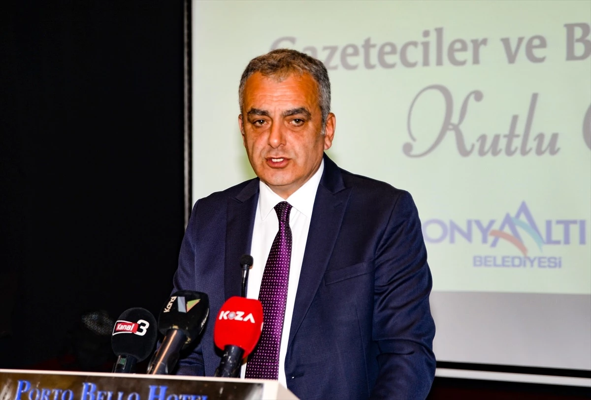 Antalya Konyaaltı Belediye Başkanı Semih Esen, CHP\'deki değişime katılıyor ama lider değişikliğine katılmıyor