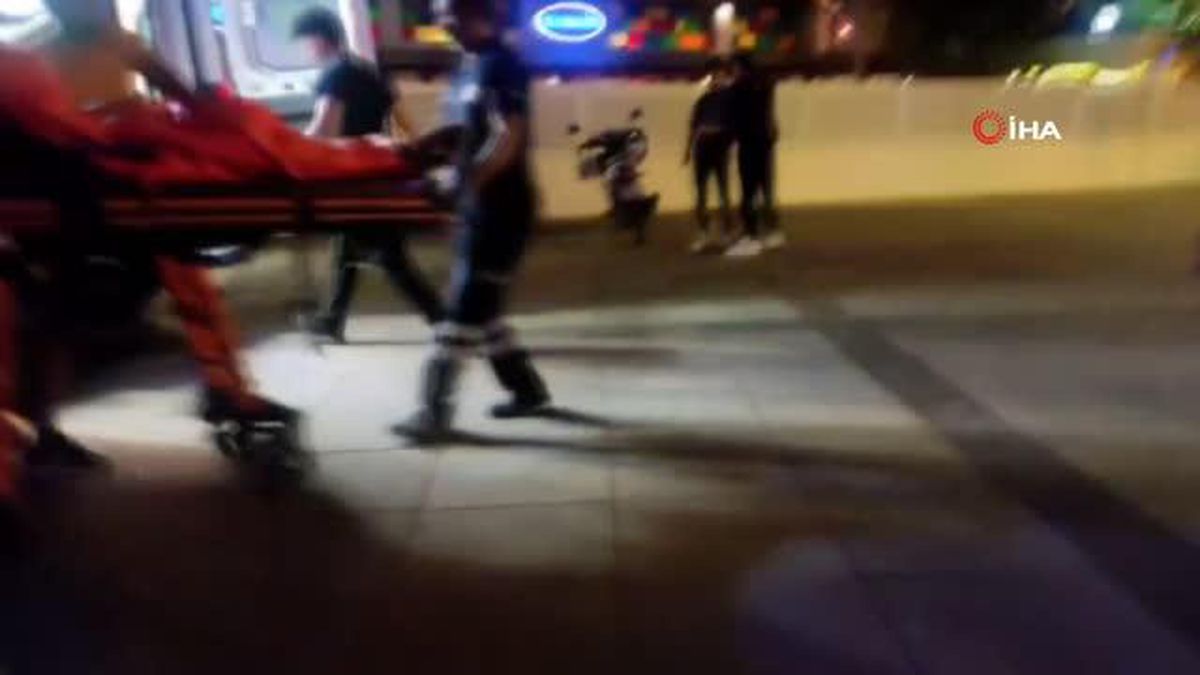 Kovaladığı genci kentin göbeğinde bıçakladı