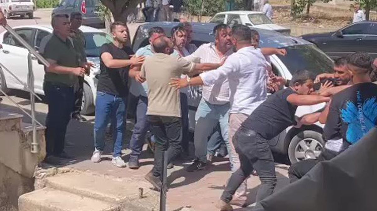 Kozan'da CHP'nin delege seçimlerinde kavga çıktı