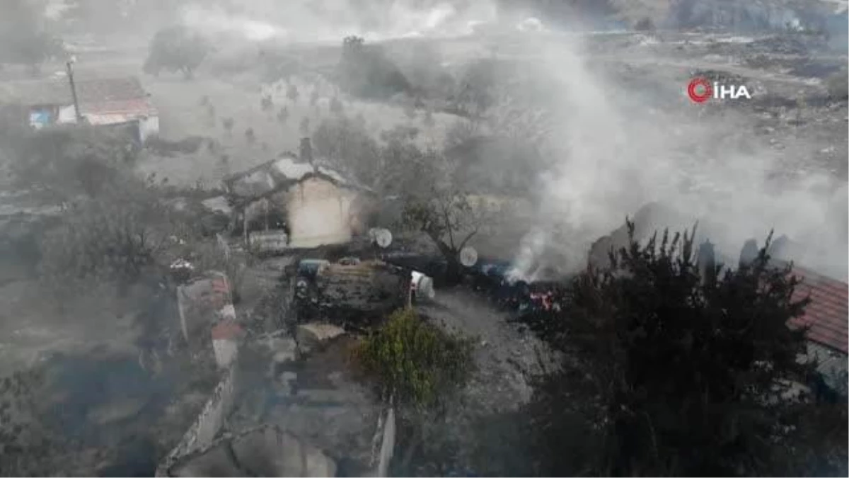 Manisa\'da orman yangını: 14 ev, 3 dam kül oldu