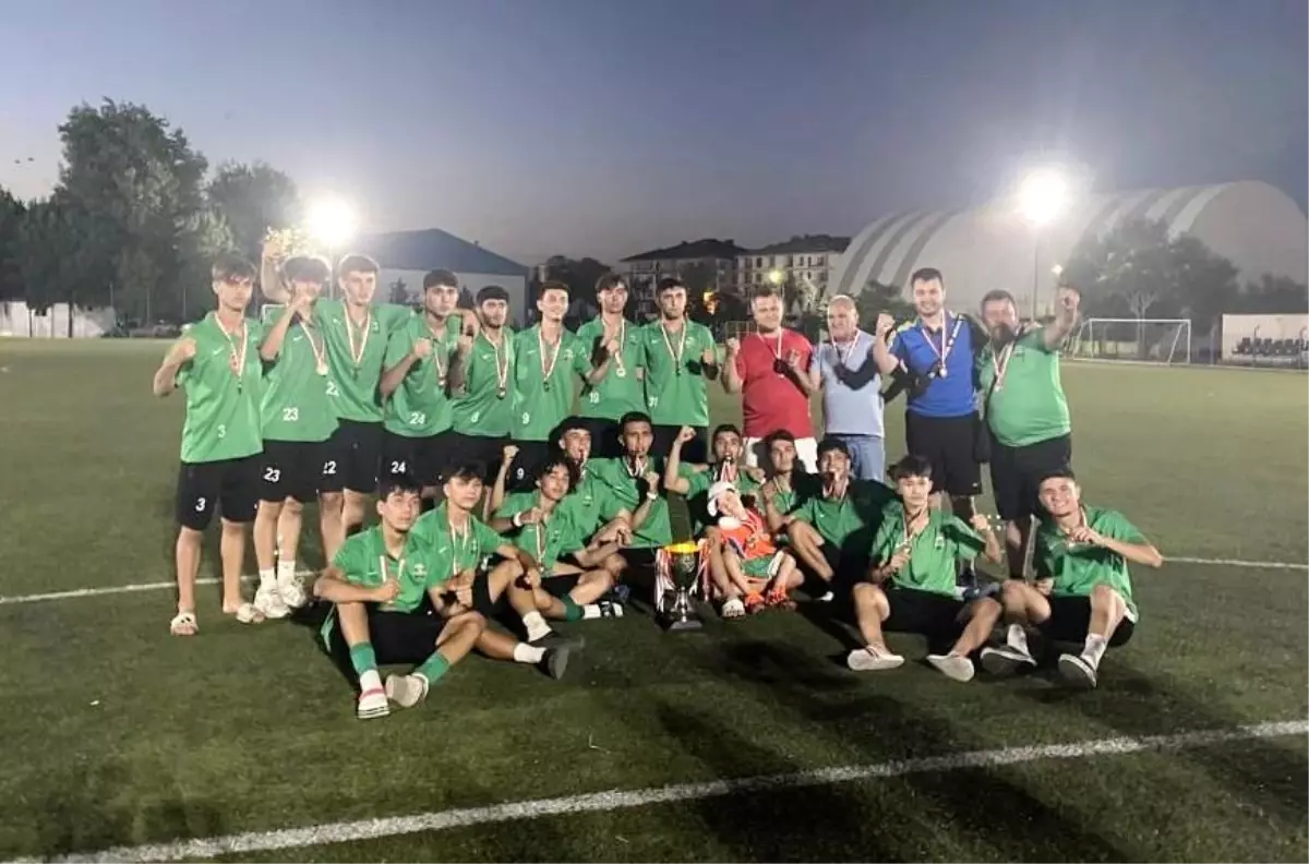 Salihli Belediyespor U17 Takımı Türkiye 4\'üncüsü oldu