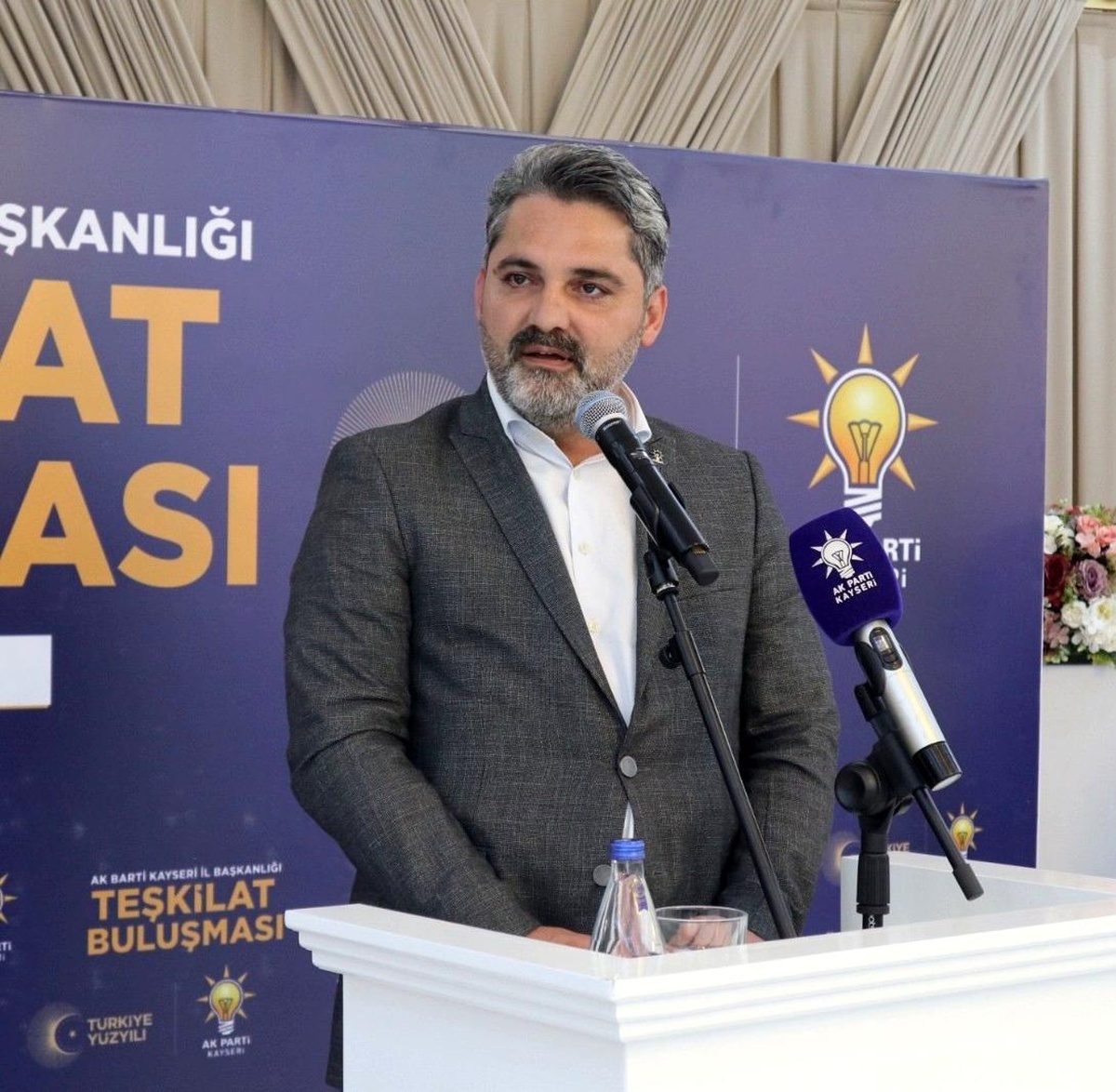 AK Parti Kayseri İl Başkanı Fatih Üzüm, 24 Temmuz Gazeteciler ve Basın Bayramı\'nı kutladı