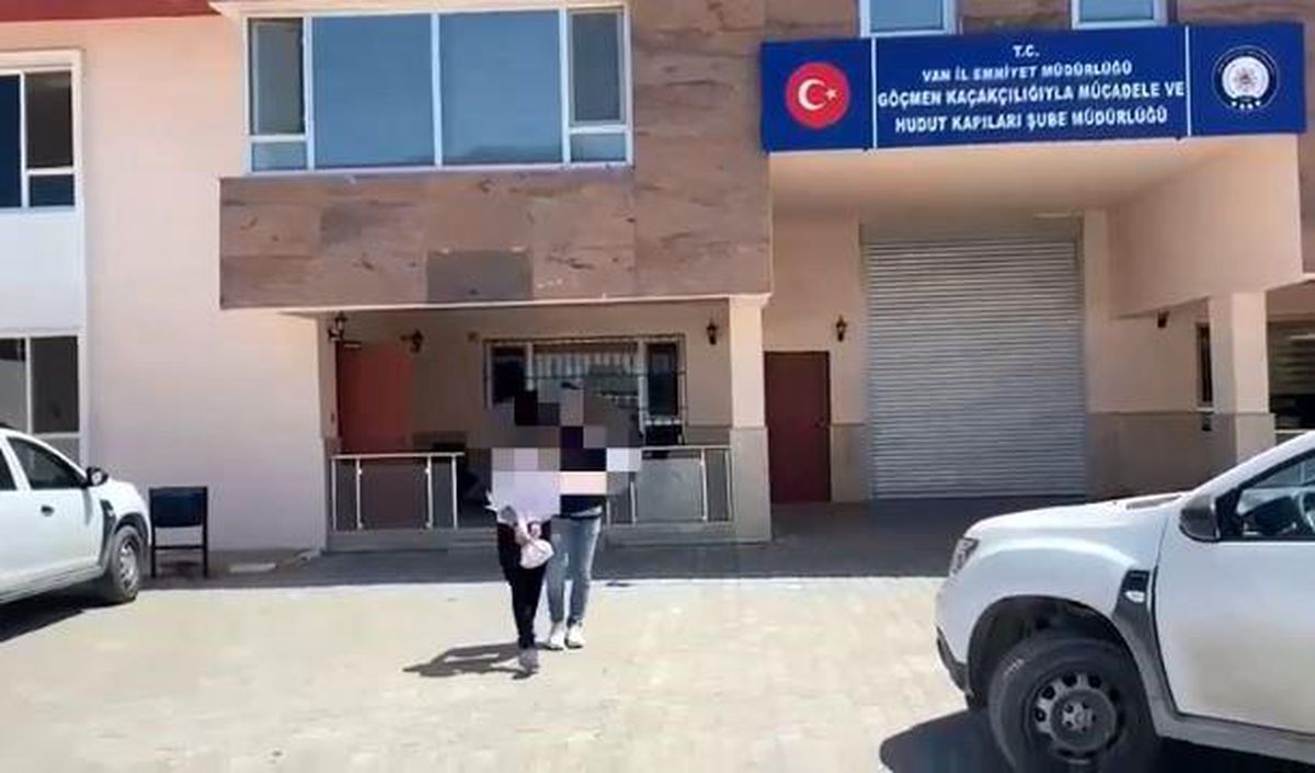 Van\'da Göçmen Kaçakçılığı ve İnsan Ticareti Operasyonu: 3 Kişi Tutuklandı