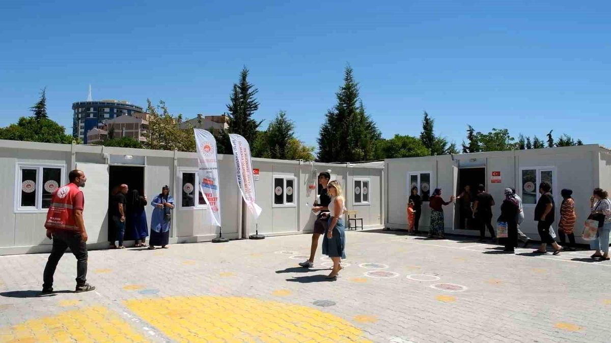 Depremzedeler \'Yerinde Dönüşüm\' Projesine Büyük İlgi Gösterdi