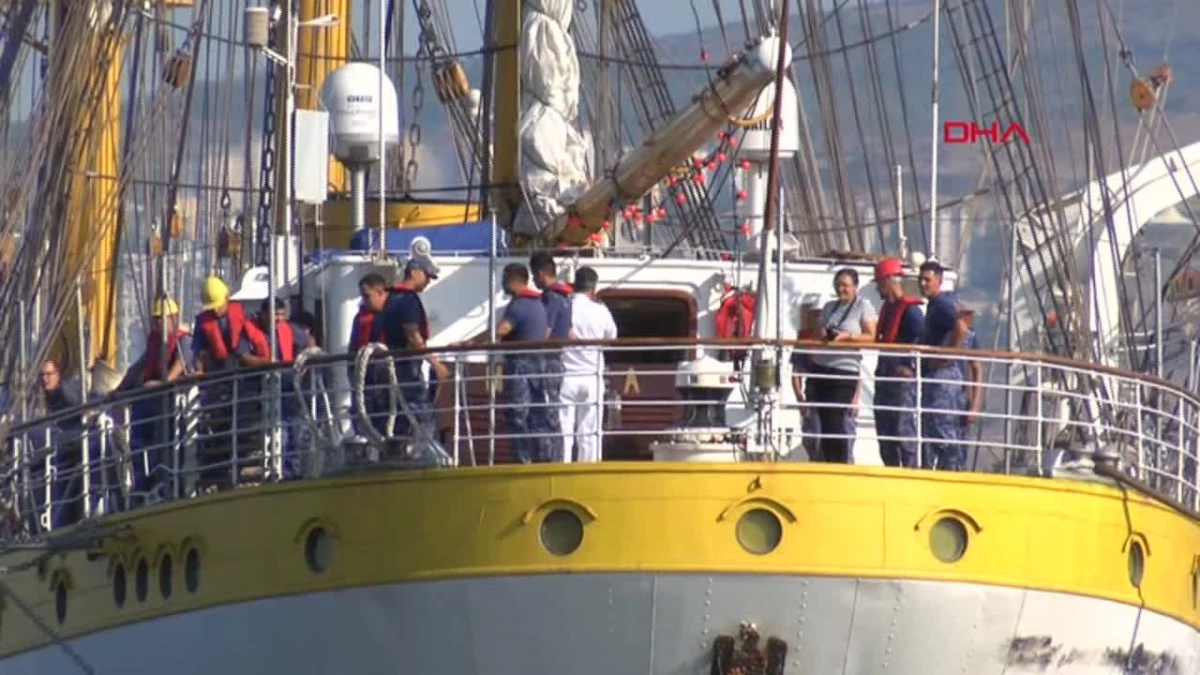 Romanya Donanması\'nın 85 yaşındaki yelkenli gemisi İzmir\'e demirledi