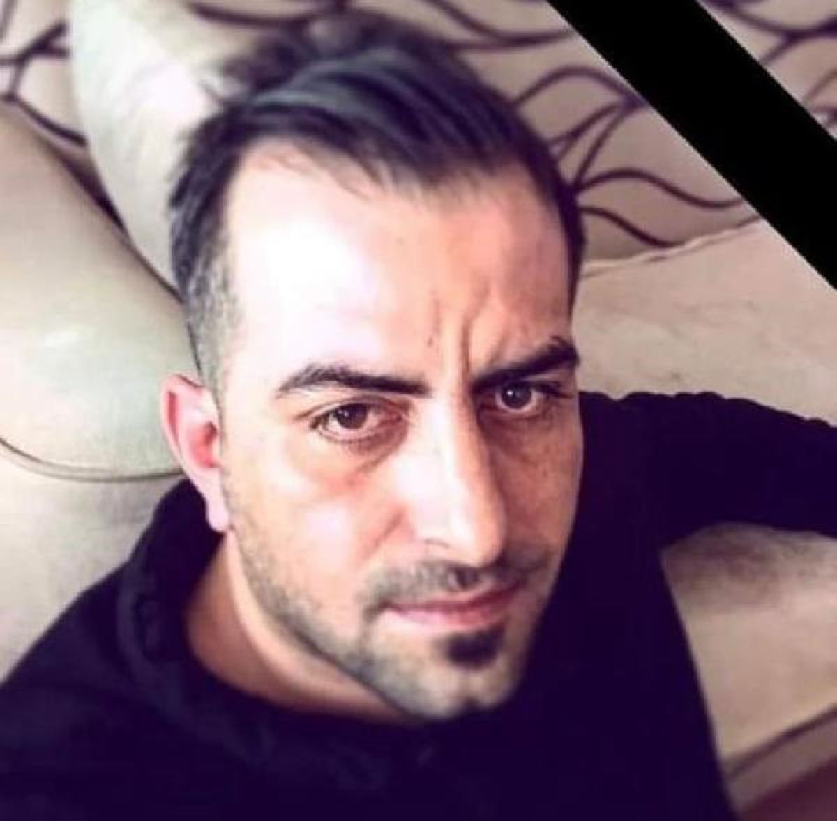 İzmir\'de Otomobil Kazası: Sürücü Hayatını Kaybetti