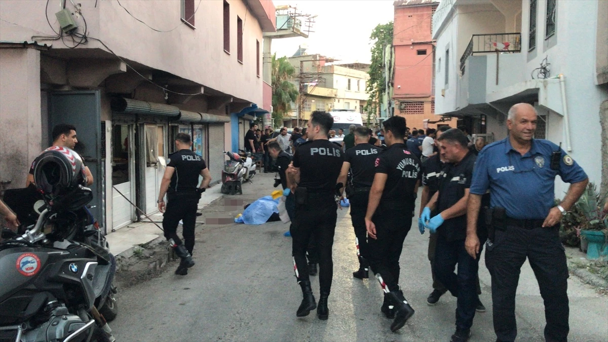 Adana\'da Tartışma Sonucu İki Arkadaşını Öldüren Saldırgan İntihar Etti