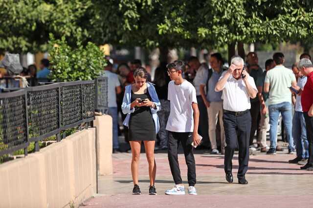 Adana'daki deprem sonrası korkutan görüntü! Her yer toz duman oldu Adana'daki deprem sonrası korkutan görüntü! Her yer toz duman oldu