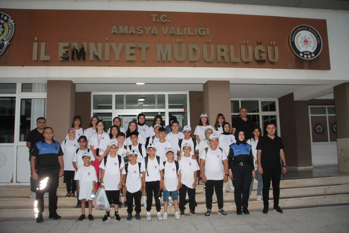 Amasya İl Emniyet Müdürlüğü Çocukları İstanbul\'a Götürüyor