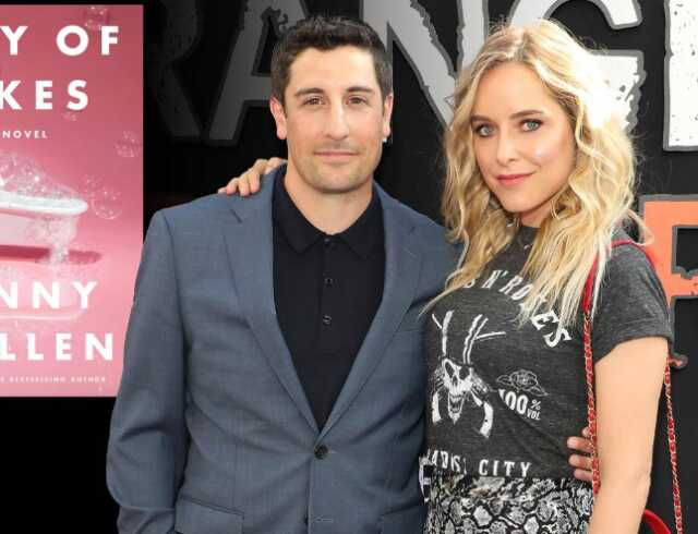 Amerikalı oyuncu Jenny Mollen çırılçıplak soyunup otostop çekti Amerikalı oyuncu Jenny Mollen çırılçıplak soyunup otostop çekti