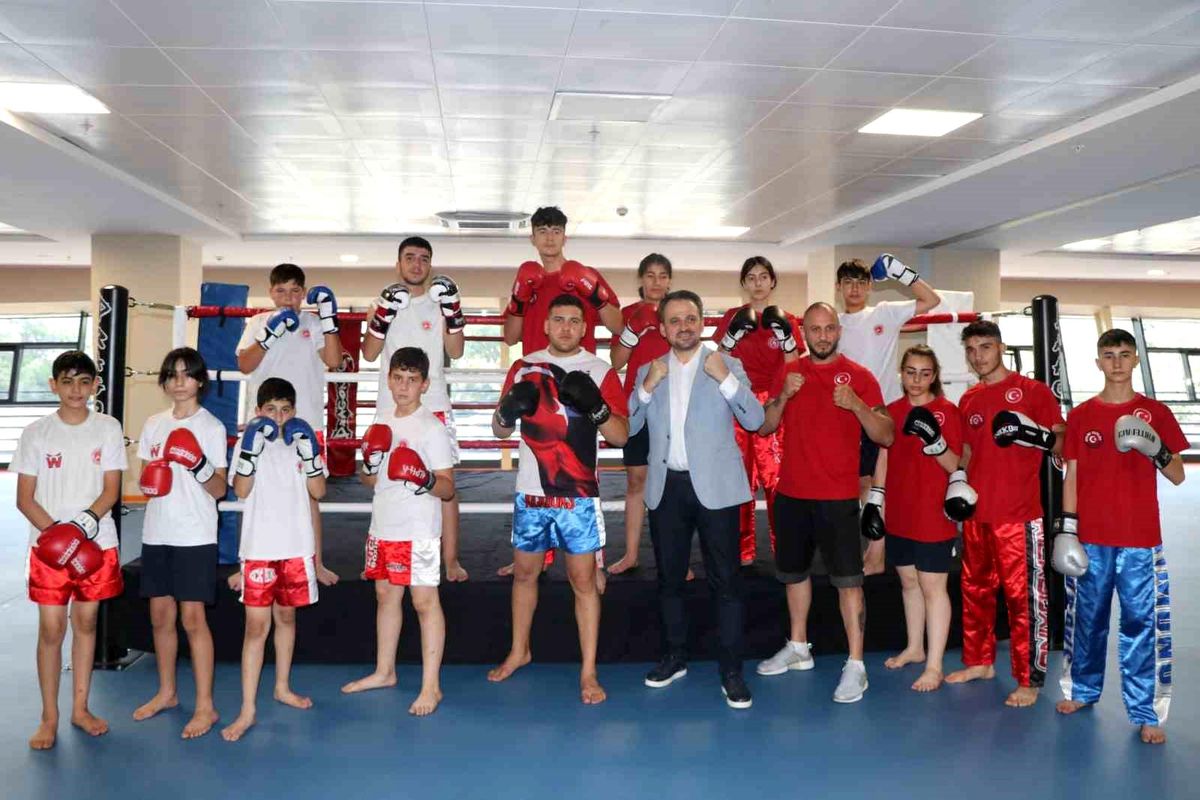 Gençlik ve Spor Bakan Yardımcısı Erzincan\'da Sporcularla Buluştu