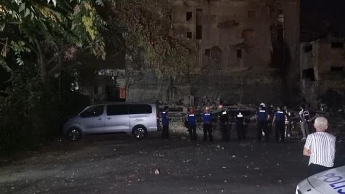 Boş bina çöktü, ölen ya da yaralanan olmadı