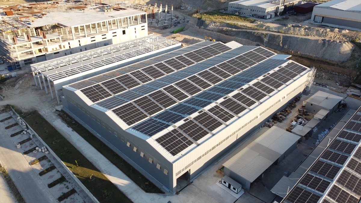 Bilecik\'teki Alüminyum Fabrikası Güneş Enerjisi Santraliyle Elektrik İhtiyacının Yüzde 80\'ini Karşılıyor