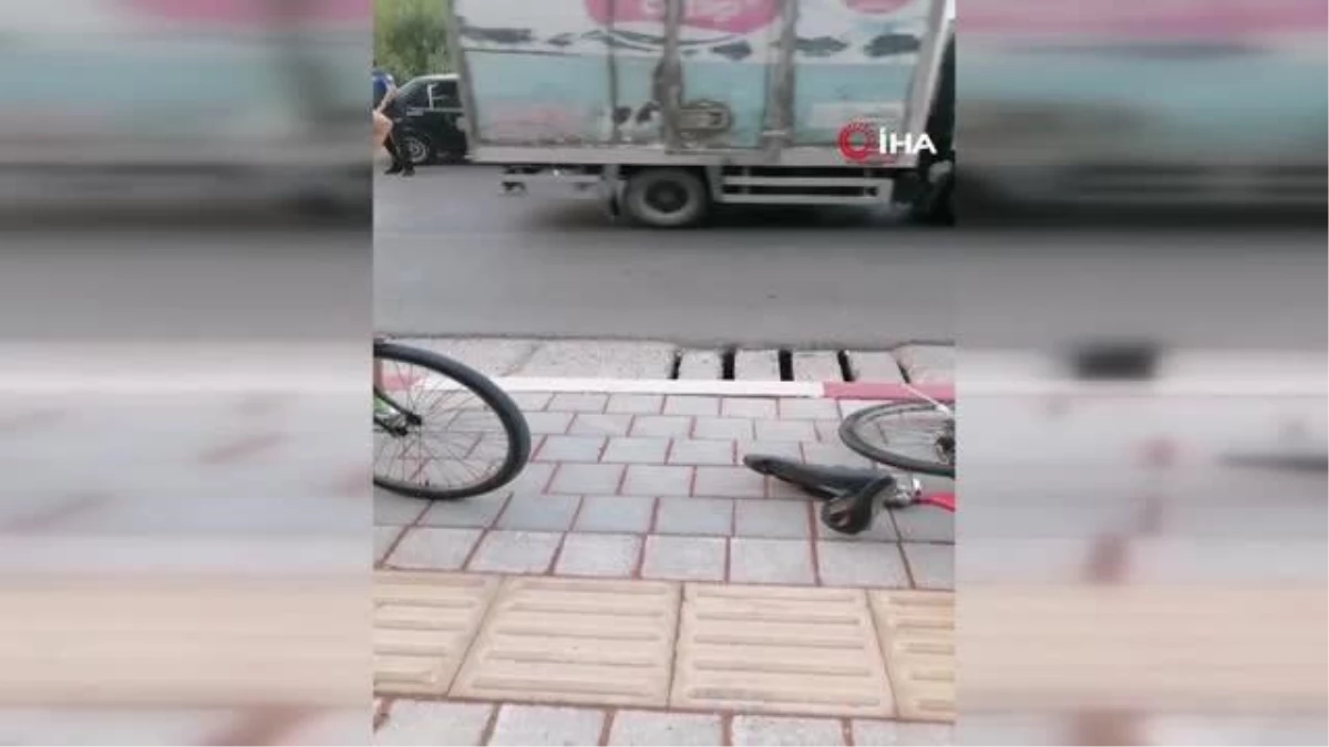 Bisikletiyle yolun karşısına geçmek isteyen çocuğa otomobil çarptı