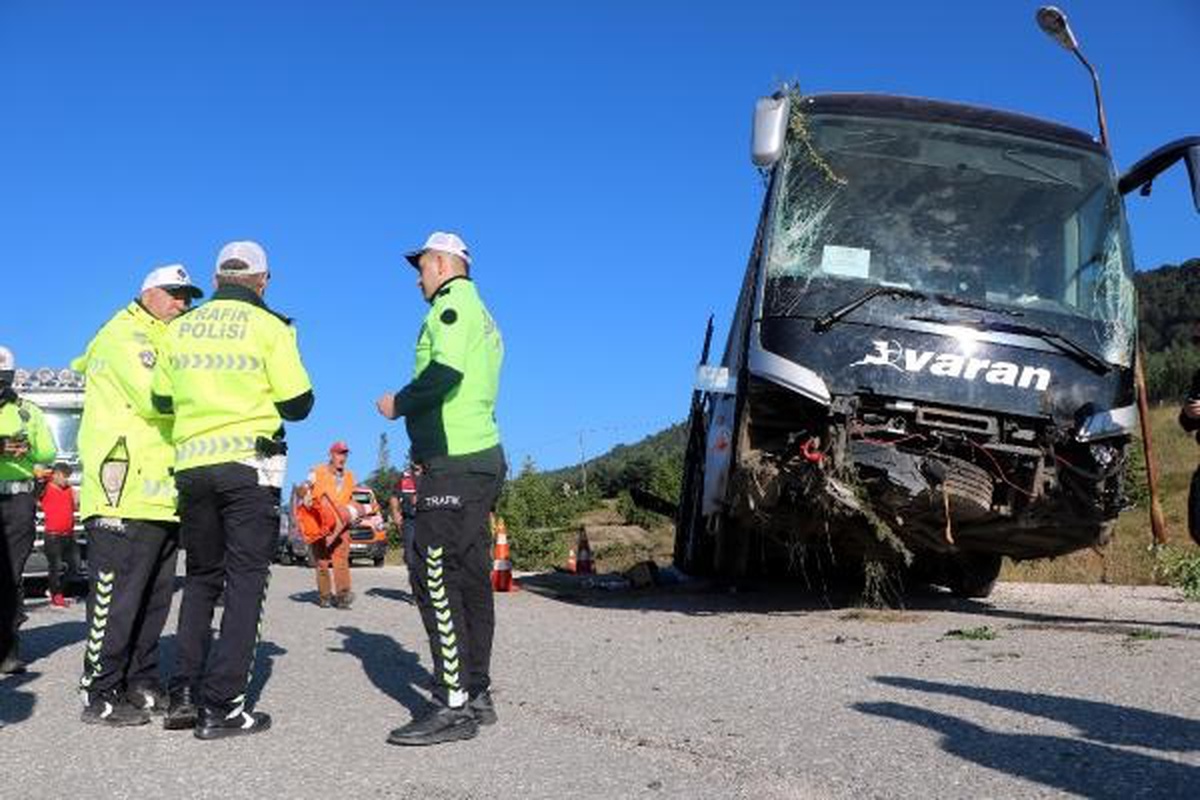 Gerede\'de Yolcu Otobüsü Devrildi: 14 Yaralı