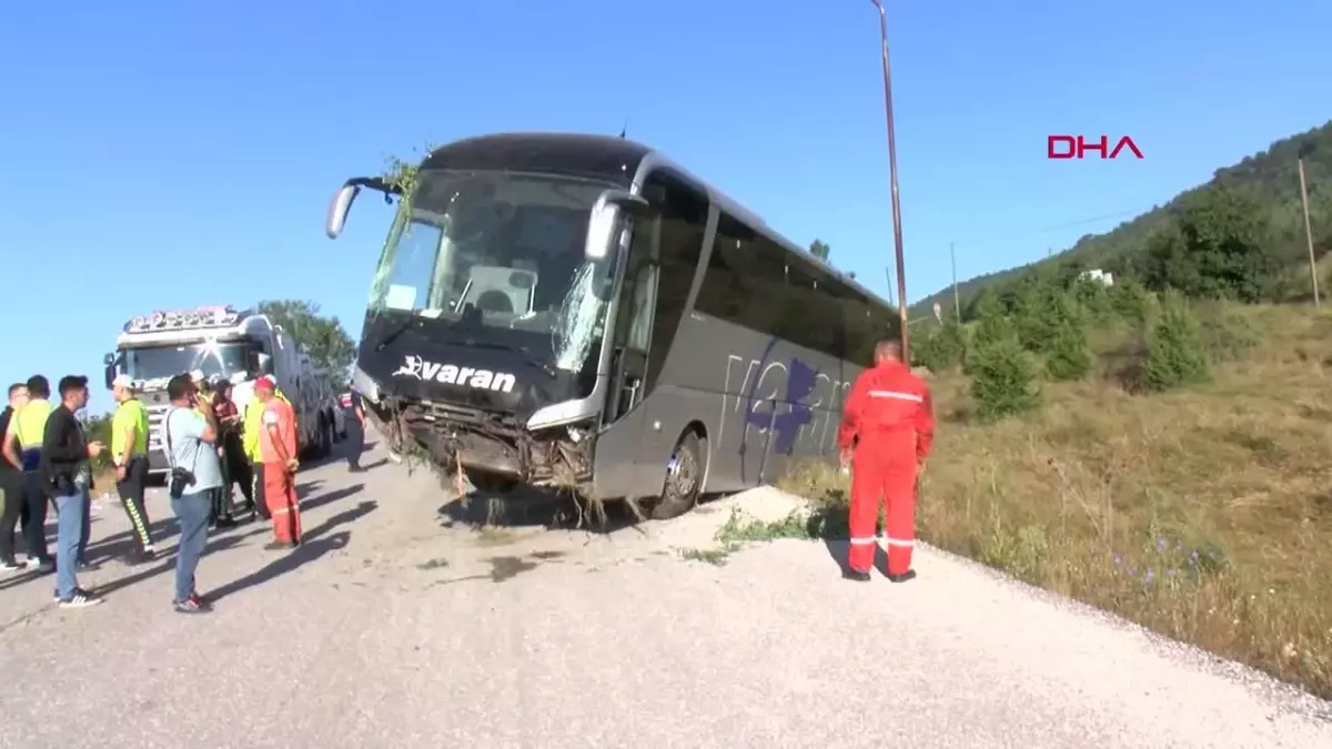 Gerede\'de otobüs kaza yaptı: 14 yaralı