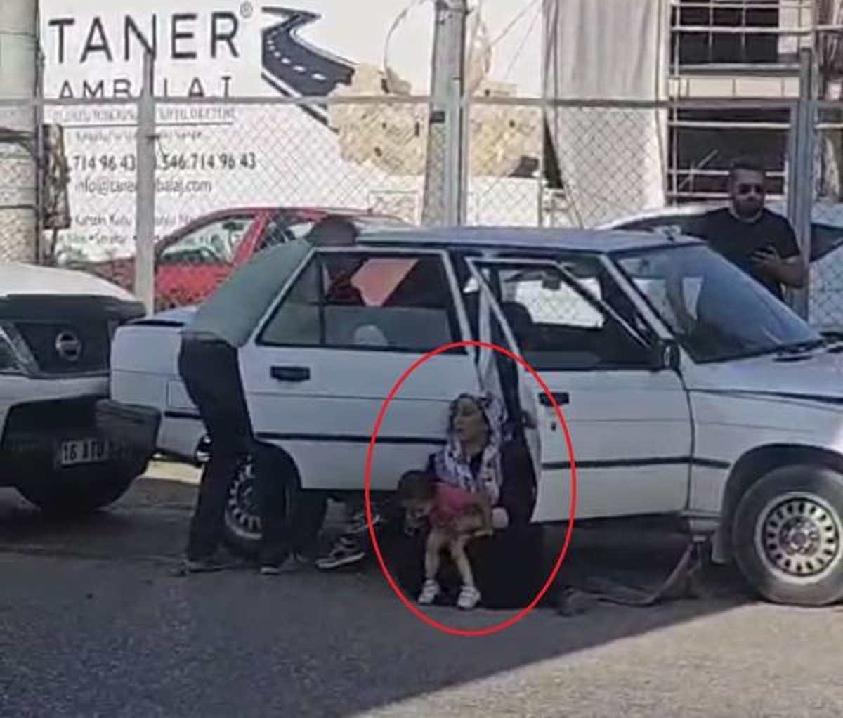 İnegöl\'de zincirleme kaza: 2\'si çocuk 4 kişi yaralandı