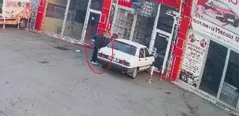 Erzurum'da Çalıntı Otomobille Kaçan Genç, Park Halindeki Araçlara Çarptı