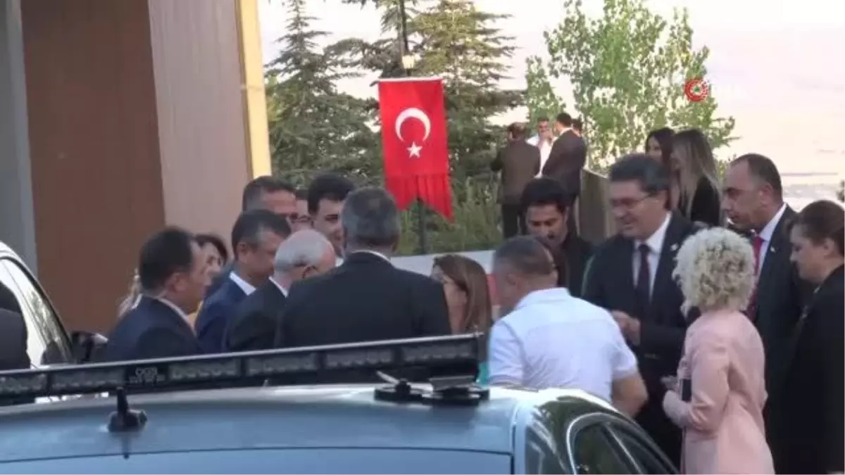 CHP Genel Başkanı Kılıçdaroğlu milletvekilleri ile bir araya geldi