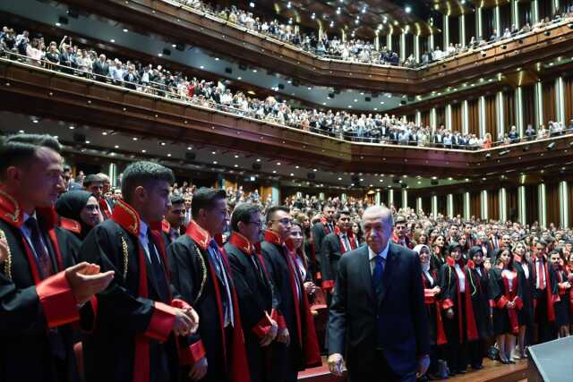Cumhurbaşkanı Erdoğan'dan Hakim ve Savcı Kura Töreni'nde net mesaj: Önceliğimiz Türkiye'yi darbe anayasasından kurtarmak Cumhurbaşkanı Erdoğan'dan Hakim ve Savcı Kura Töreni'nde net mesaj: Önceliğimiz Türkiye'yi darbe anayasasından kurtarmak