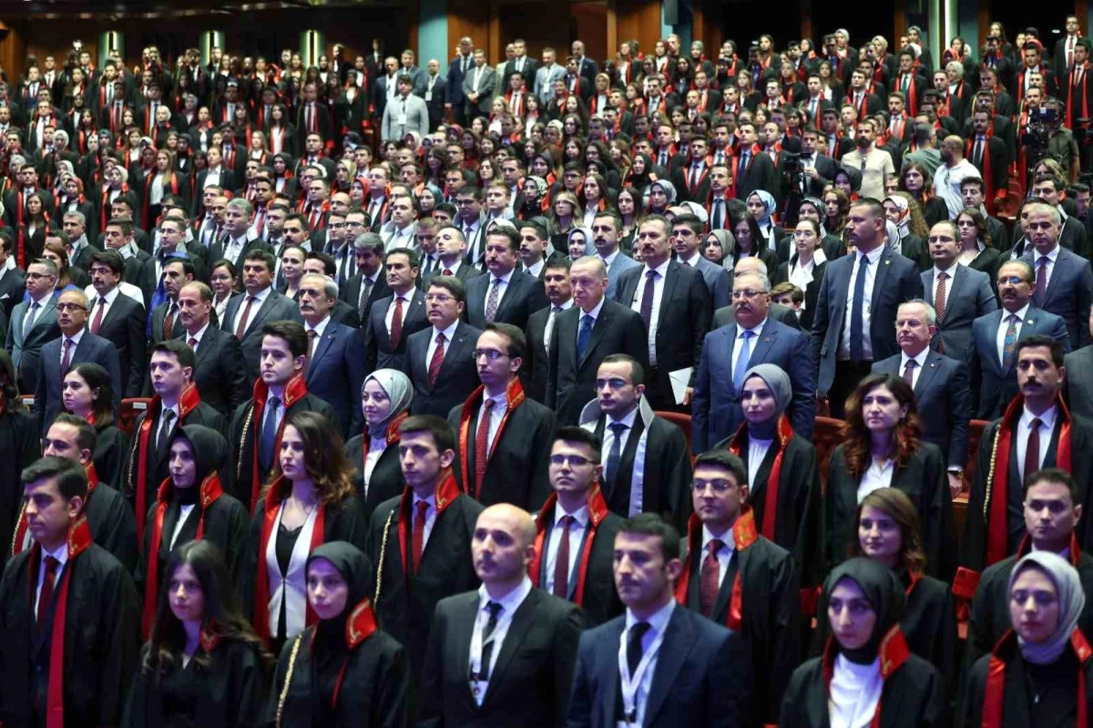 Cumhurbaşkanı Erdoğan: "Yargı alanında 2002\'den beri yürüttüğümüz zorlu mücadeleyi, sivil bir anayasayla taçlandırmak istiyoruz"