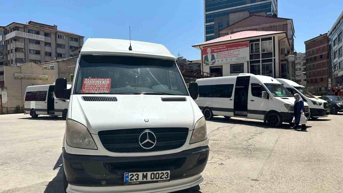 Elazığ\'da Minibüs Ücretlerine Zam Yapıldı