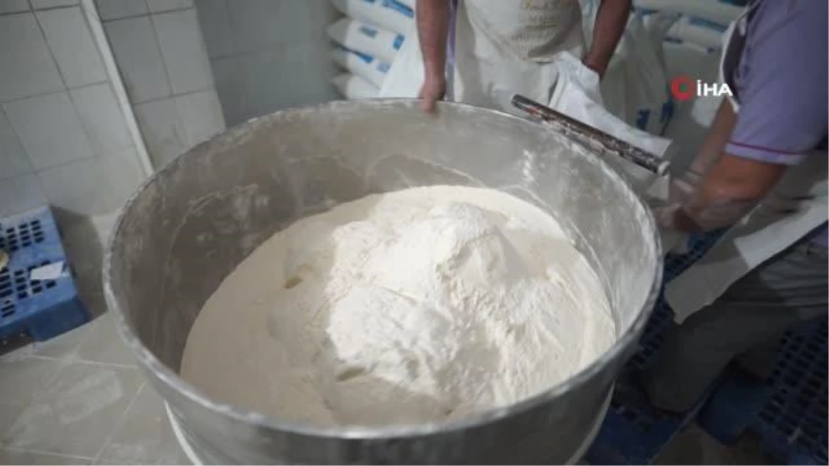 Elbistan Belediyesi Depremden Sonra Halk Ekmeklerini Ücretsiz Verecek