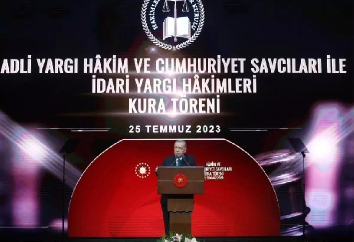 Erdoğan: Önceliklerimizin en başında Türkiye\'yi darbe anayasasından kurtarmak var