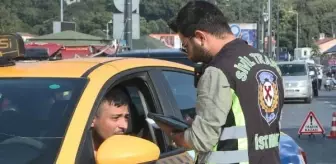 FATİH'te Taksicilere Denetim: 5 Taksi Trafikten Men Edildi, Ehliyetine El Konulan Sürücü Yakalandı
