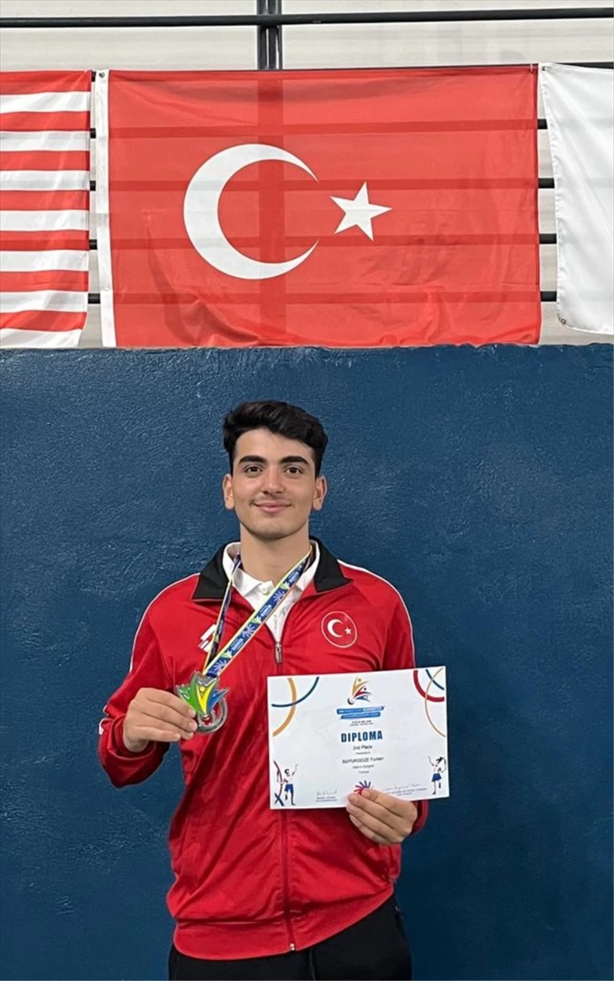 Furkan Büyükgöze İşitme Engelliler Dünya Badminton Şampiyonası\'nda gümüş madalya kazandı