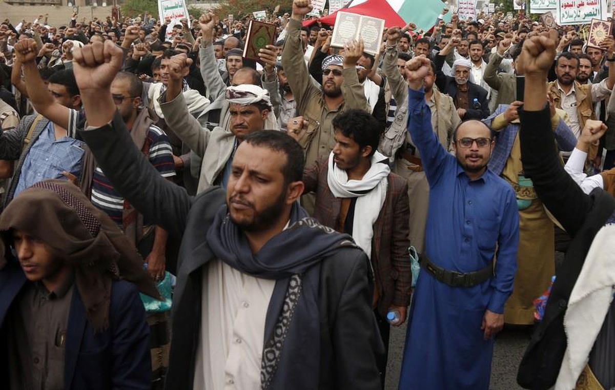 İsveç ve Danimarka\'daki Kur\'an Yakma Eylemleri, Yemen\'de Binlerce Kişi Tarafından Protesto Edildi