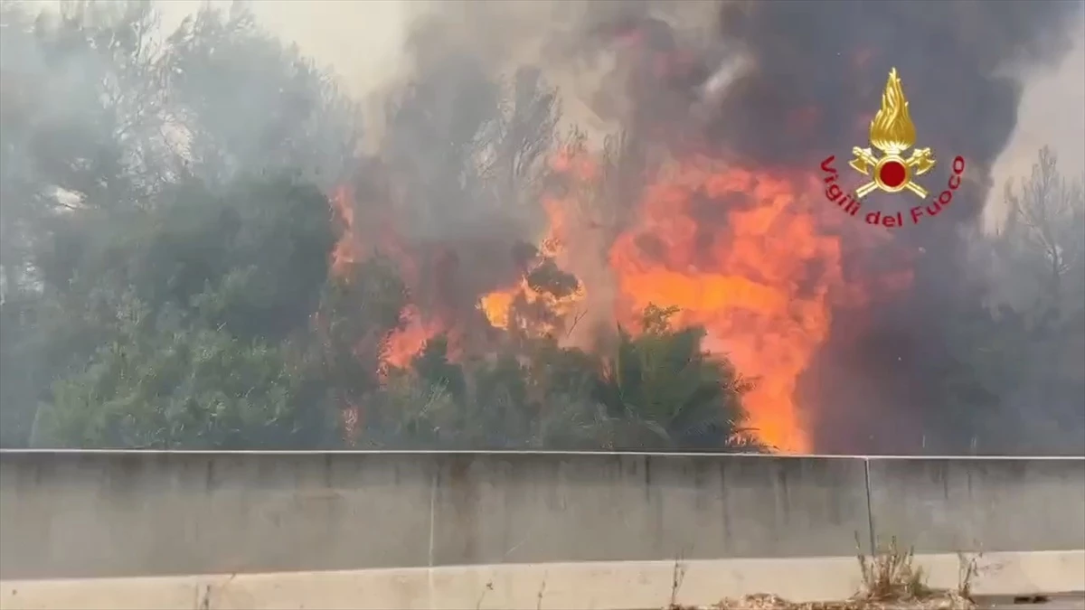 İtalya\'da Orman Yangınları Sonucu 4 Kişi Hayatını Kaybetti